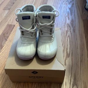 Girls off white Sperry Port Boot